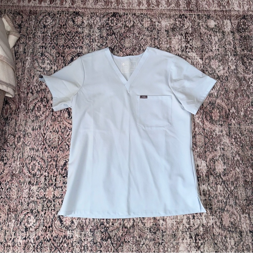 Figs Catarina One Pocket Scrub Top- Size Medium Color: Open Skies